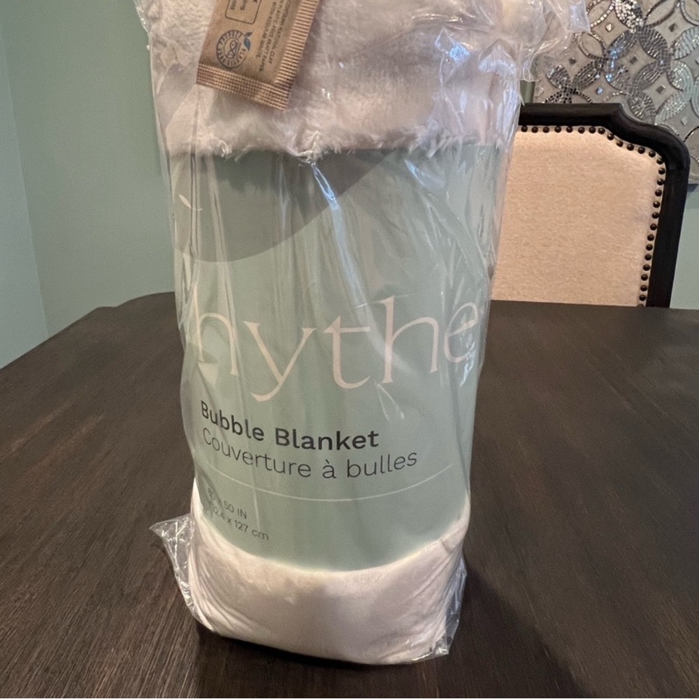Hythe Bubble Blanket 60x50 - Picture 9 of 11